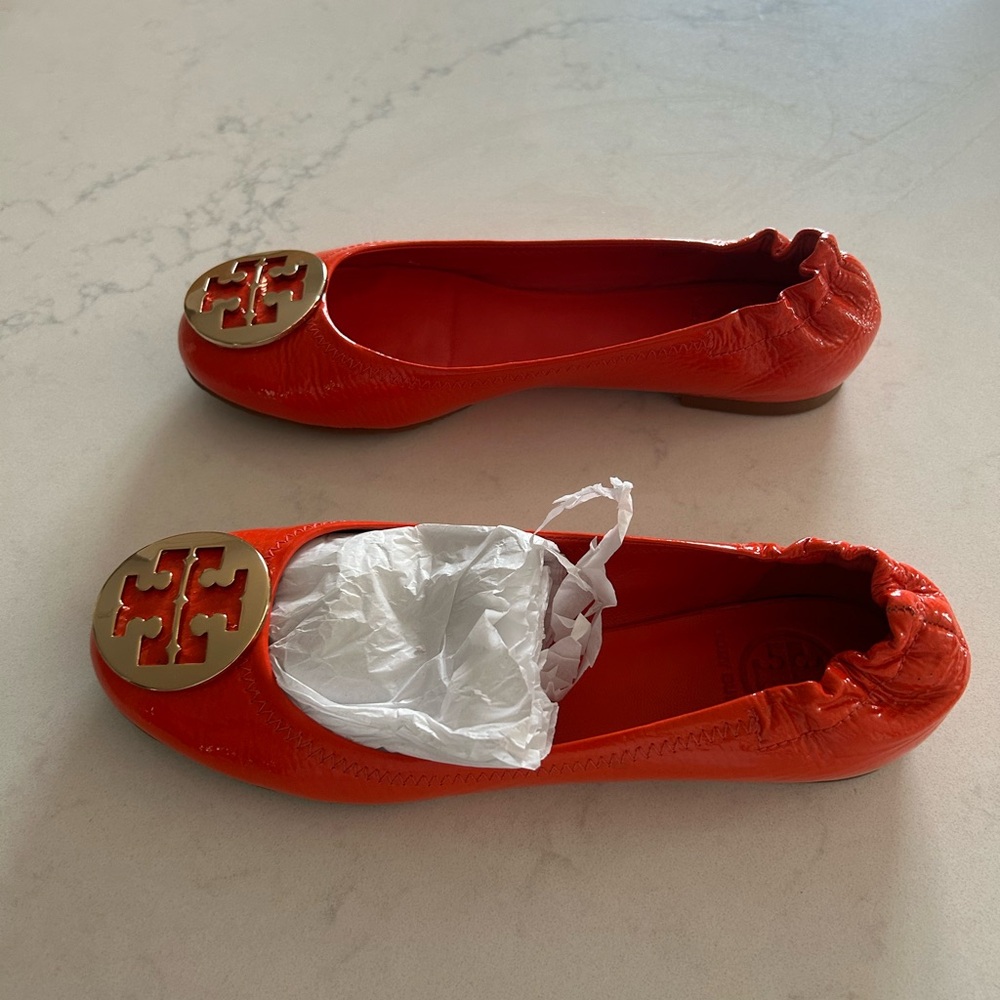 Tory Burch Gold and Orange Loafers with Iconic Medallion - Picture 3 of 7
